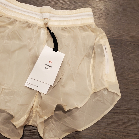 Lululemon Step Out Short NWT - Picture 3 of 7